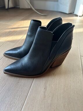 Vince Camuto Black Pointed Leather Booties